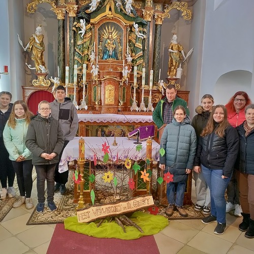 Pfarrer Peter Rückl, Leonie Scheichl, Lisa Edinger, Raphael Stummer, Lorenz Schierhuber, Jugendleiter Roman Guttenbrunner, Sophie Allinger, Elisa Dorfbauer, Michelle Braun, Marion Weißinger-Harrauer, Anita Schnait 